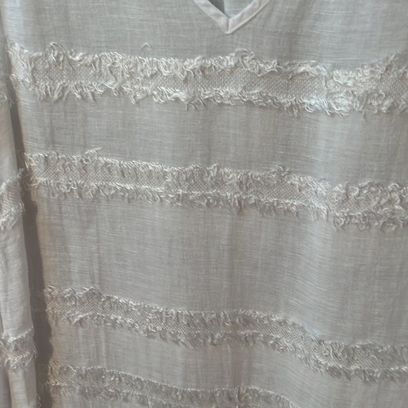 Vince Camuto White Textured Eyelash Sleeveless Top Size Medium - Picture 3 of 7